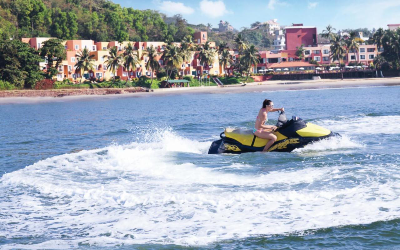 Taj Cidade De Goa Heritage, Goa Santa Cruz Extérieur photo Jet skiing in Goa