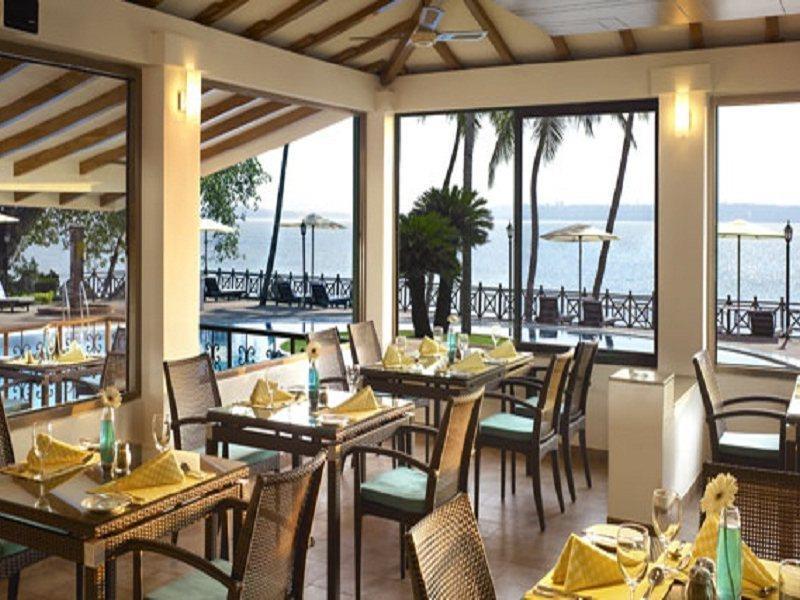 Taj Cidade De Goa Heritage, Goa Santa Cruz Extérieur photo The Bayview Bar and Grill